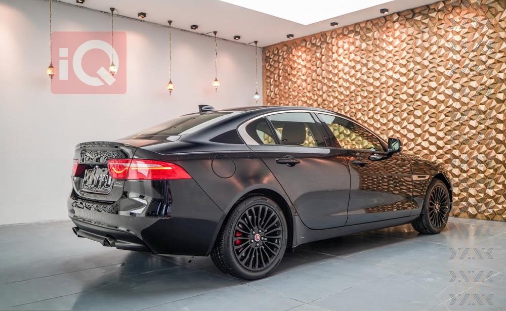 جاكوار XE